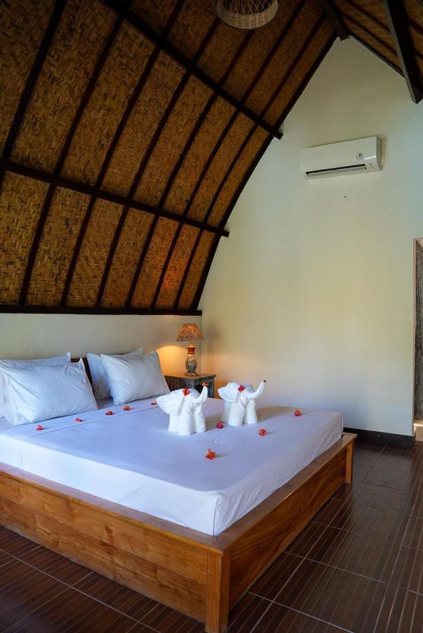 Copacabana Gili Air Hotel Матарам Екстериор снимка